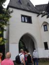 Il faut passer sous une arche
