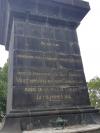 Au bord du parvis on trouve la trace du passage des français dans le coin. Napoléon est passé par là