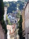 Jolie maison dans l’interstice des rues