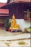 Bouddha couvert d’or au temple de Wat YaiChai Mongkhon