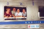 Le train en gare de Chiang Maï : et voici la bande des quatre.