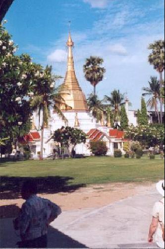 Le temple de Wat Phra Fang : Le chedi