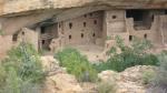 On aperçoit une échelle qui sort d’un kiva à Spruce House